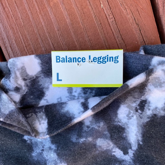 Tie Dye Leggings - Picture 5 of 8